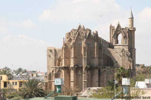 Mimari Özellikler  - Flying Buttresses